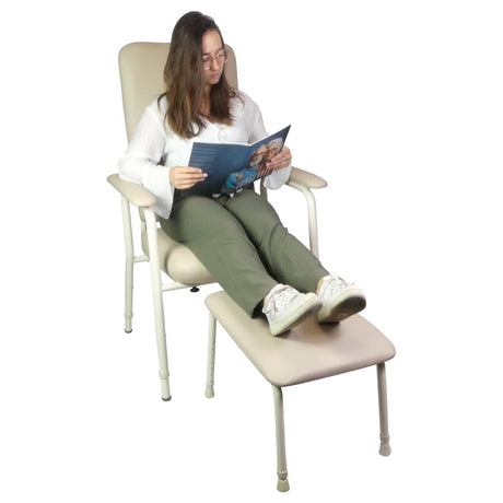 Fauteuil de repos avec le repose-jambes confort (non inclus)