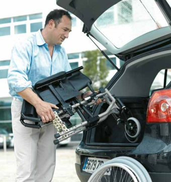 Manutention d'un fauteuil roulant configurable en location