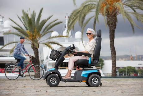 Scooter Invacare Comet Pro vu de profil